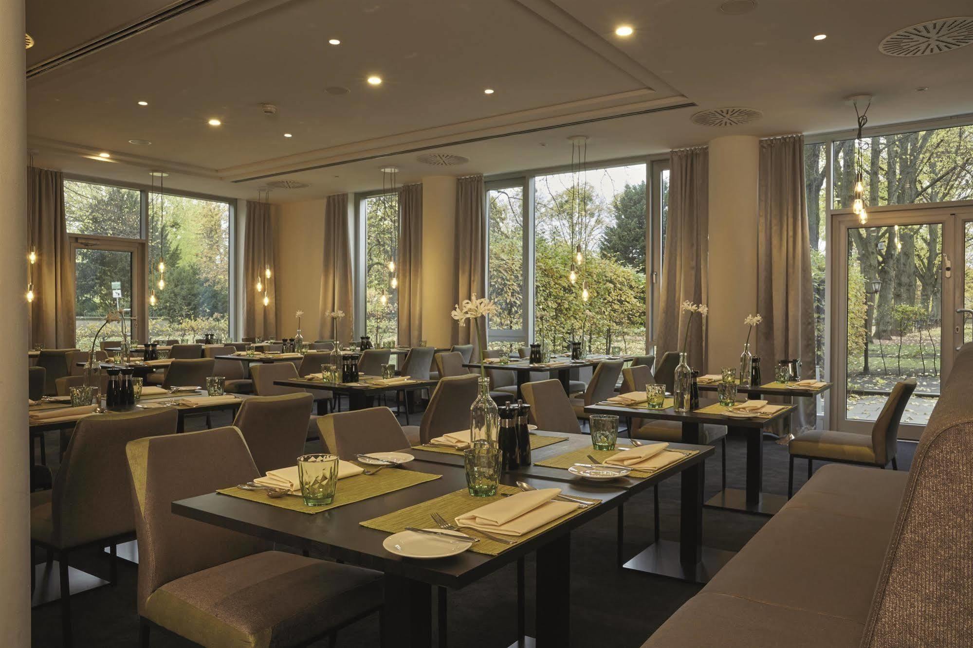 H4 Hotel Kassel Exterior photo